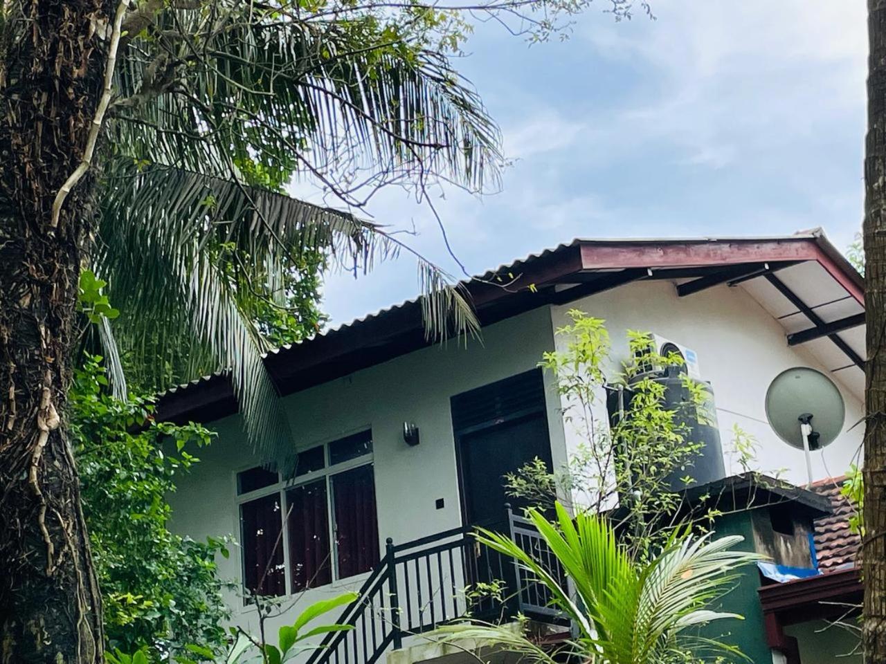 Chami'S Home Stay Мирисса Экстерьер фото